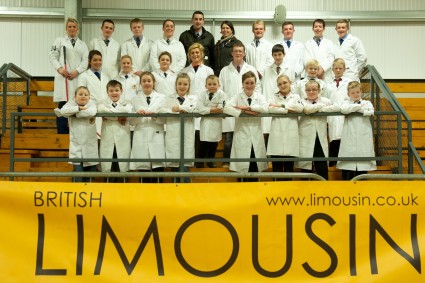 Young Limousin Breeders Club President Kay Adam & Chairman Willie McElroy (centred) pictured with YLBC Members at the Young Handlers Championship